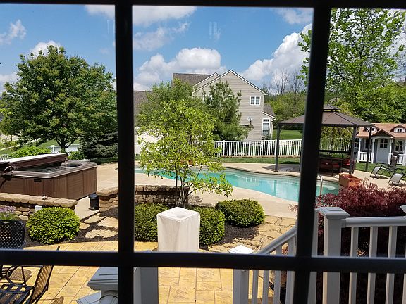 3rd image of 7348 Airy View Dr