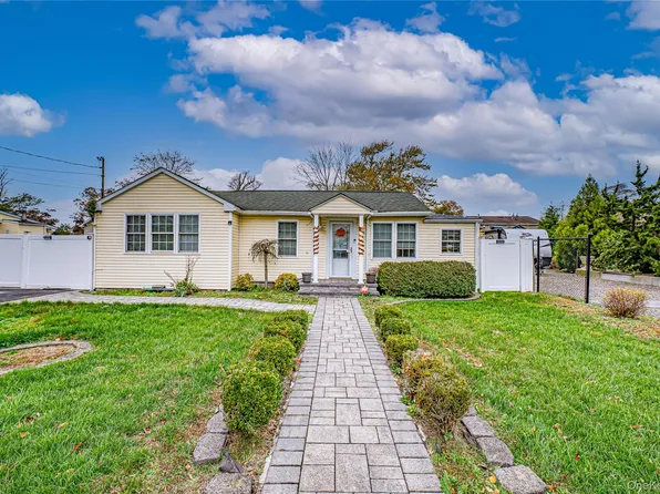 96 Huntington Drive, Mastic Beach, NY 11951
