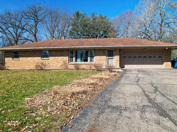 6184 N Oak Ct, Stillman Valley, IL 61084