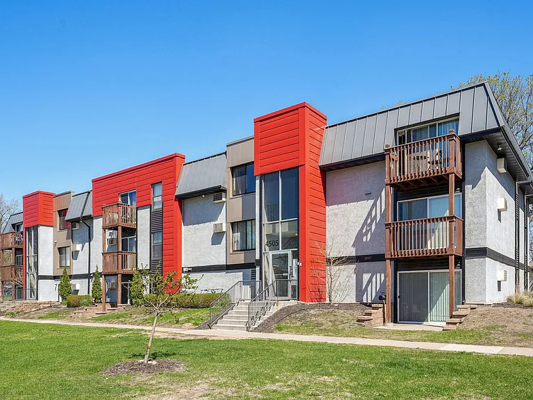 Park Flats Apartments — Photo 10