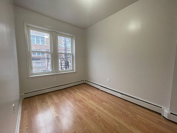 5th image of 77 W 47th St #6E