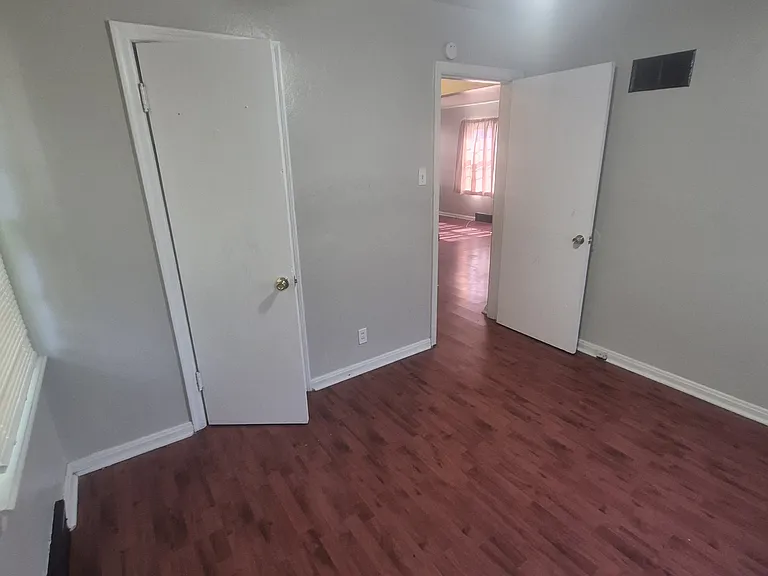 433 Plaza Ave — Photo 21