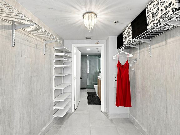 5th image of 1750 N BAYSHORE Drive #1202