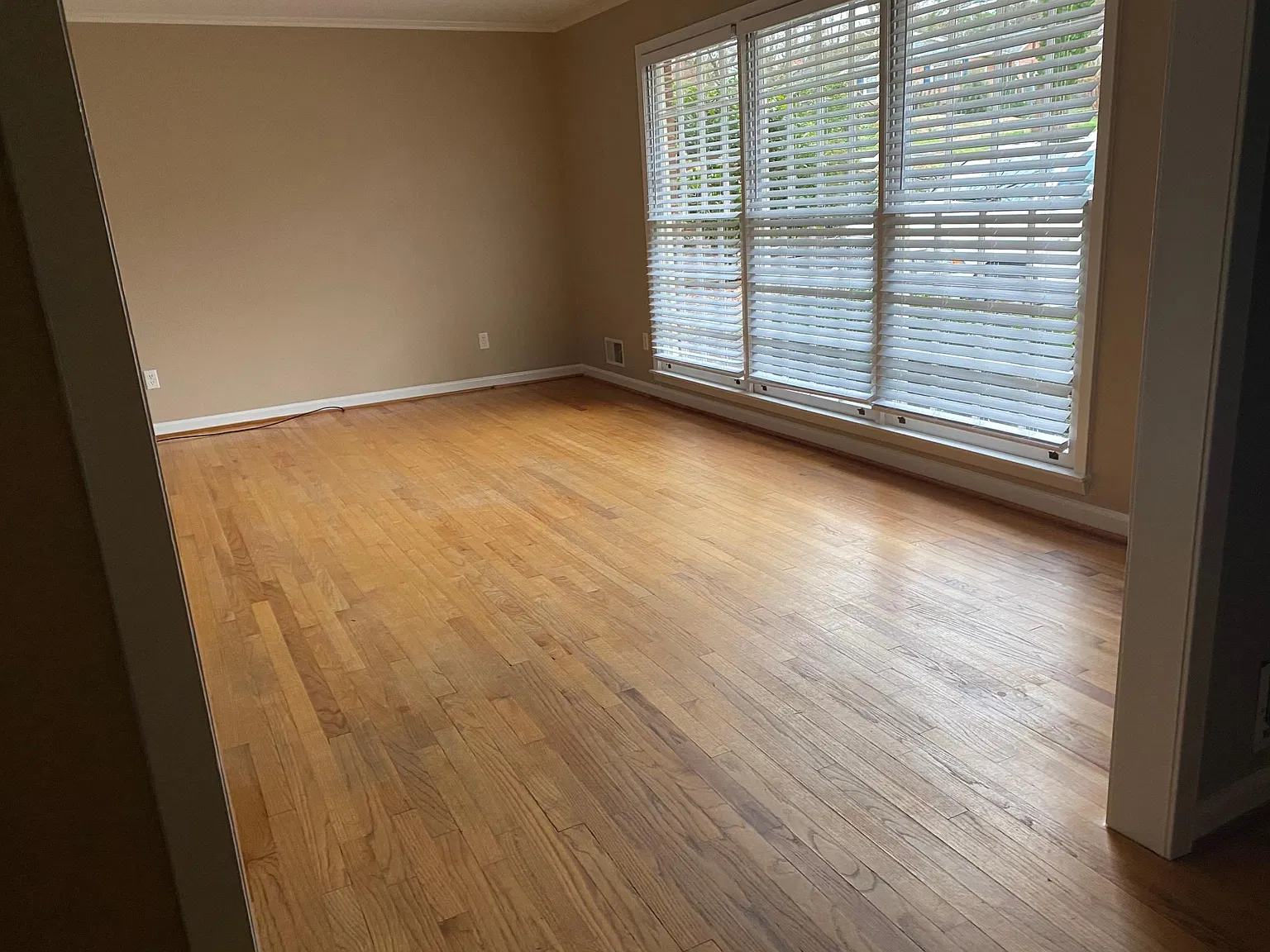 225 Greengate Ln — Photo 3