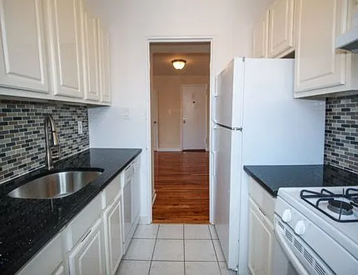 Rented by SW Queens Mezzanine | media 7