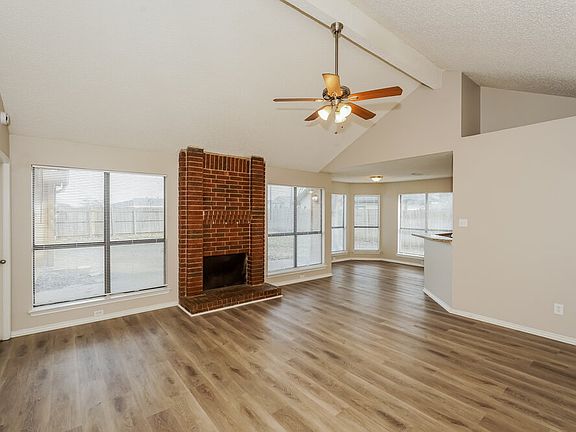 3rd image of 1505 Glenwillow Dr
