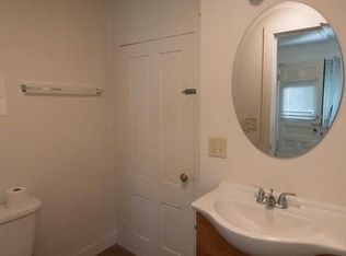 985 E Pleasant St, Amherst, MA 01002