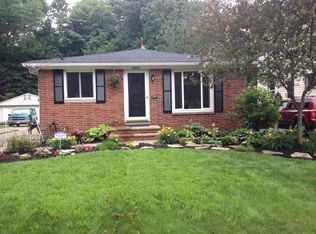 24901 E Oakland Rd, Bay Village, OH
