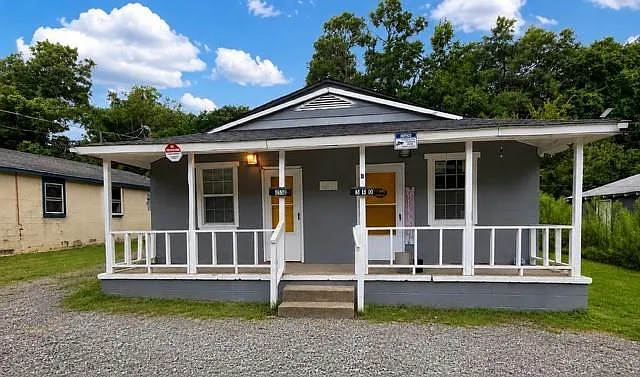 1 bed, 1.0 bath, 1200 sqft, $900 — Photo 1