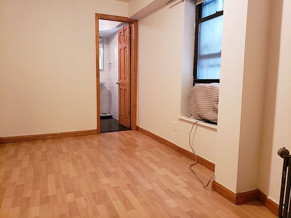 4th image of 320 2nd Ave APT 1R