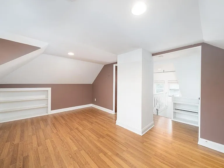 351 Somerset St — Photo 24
