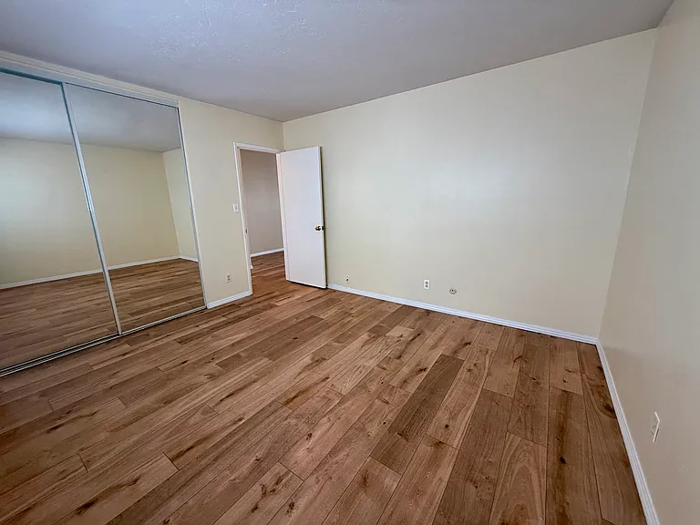 1464 Essex St #7 — Photo 14