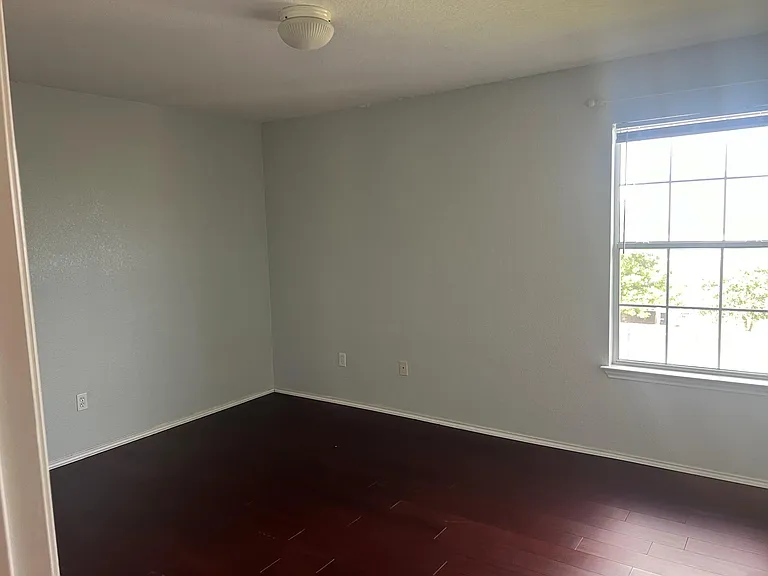 1318 Willow Bluff Dr — Photo 11