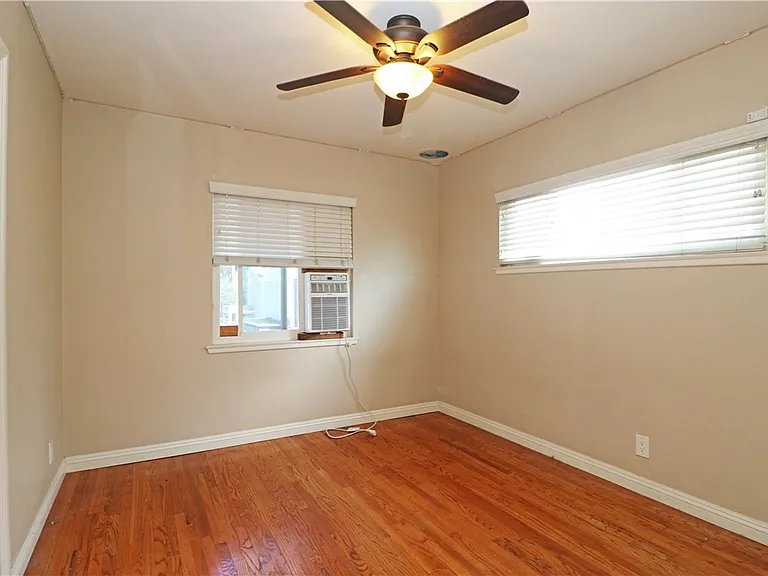 412 Catalpa Ave — Photo 15