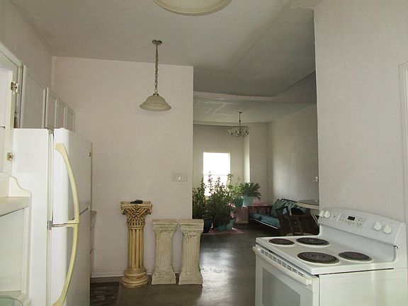 4th image of 1816 Old Pioneer Rd