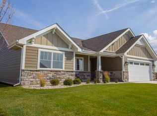 10520 Brookhaven Dr, Saint John, IN 46373