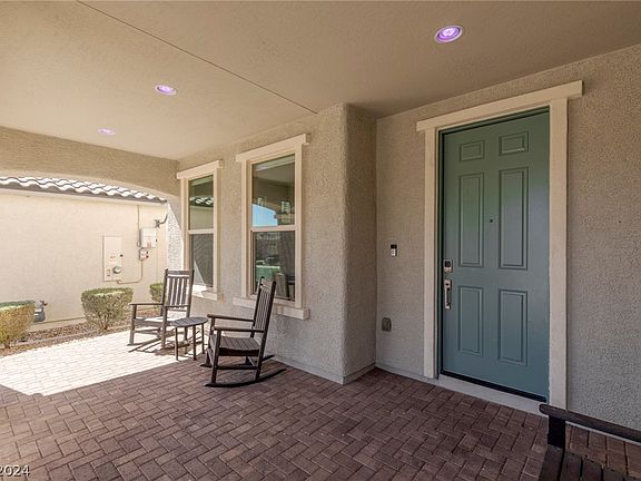 3rd image of 8417 Aspen Skye St