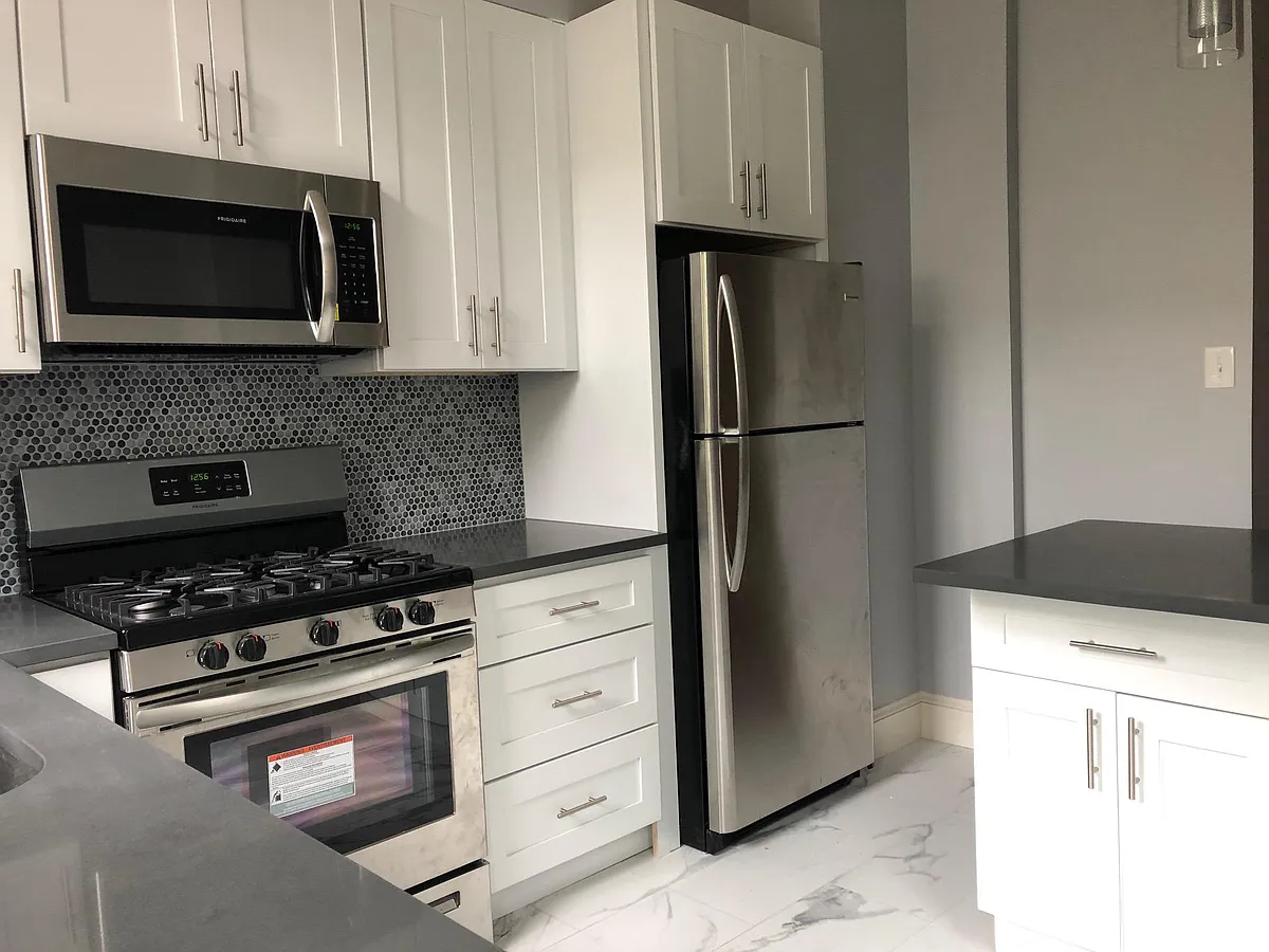 Building Photo - 2411 Spruce St #1