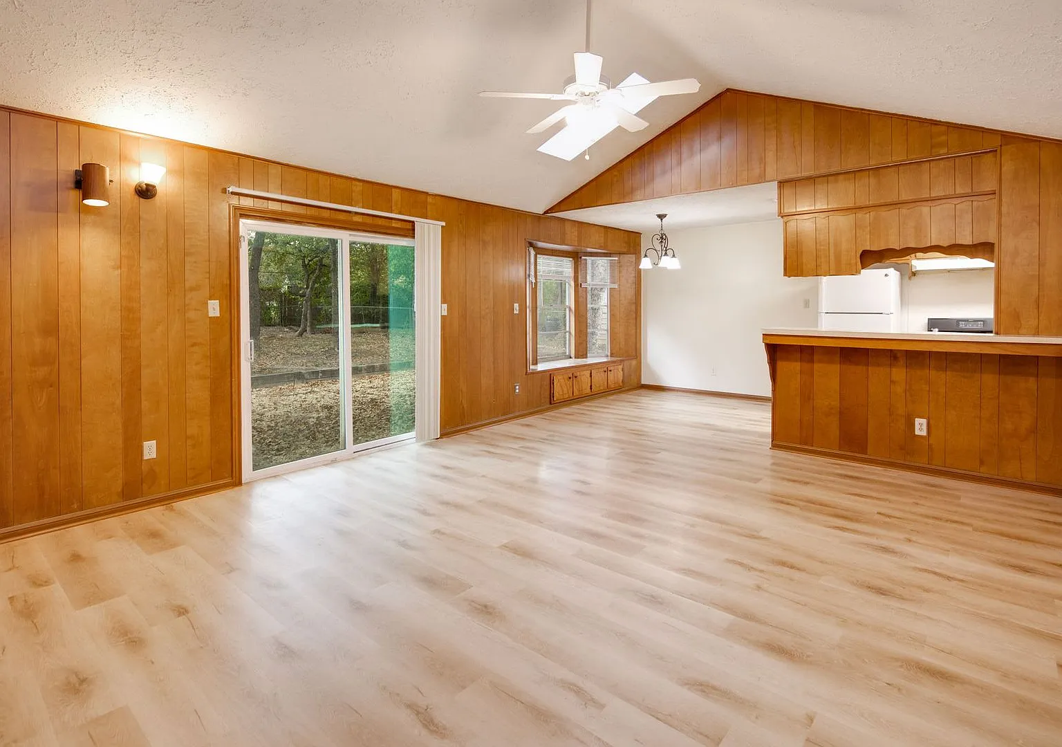 August Pre-Lease! 3 Bed, 2 Bath Home In Eastgate! — Photo 4