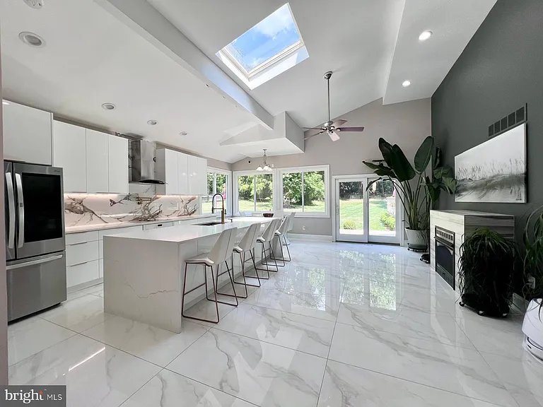 3332 Philmont Ave — Photo 4