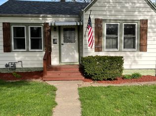 803 27th St, Bettendorf, IA 52722