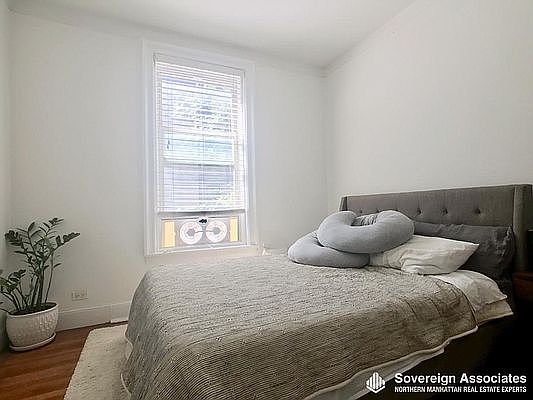 3rd image of 306 W 107th St APT 3R