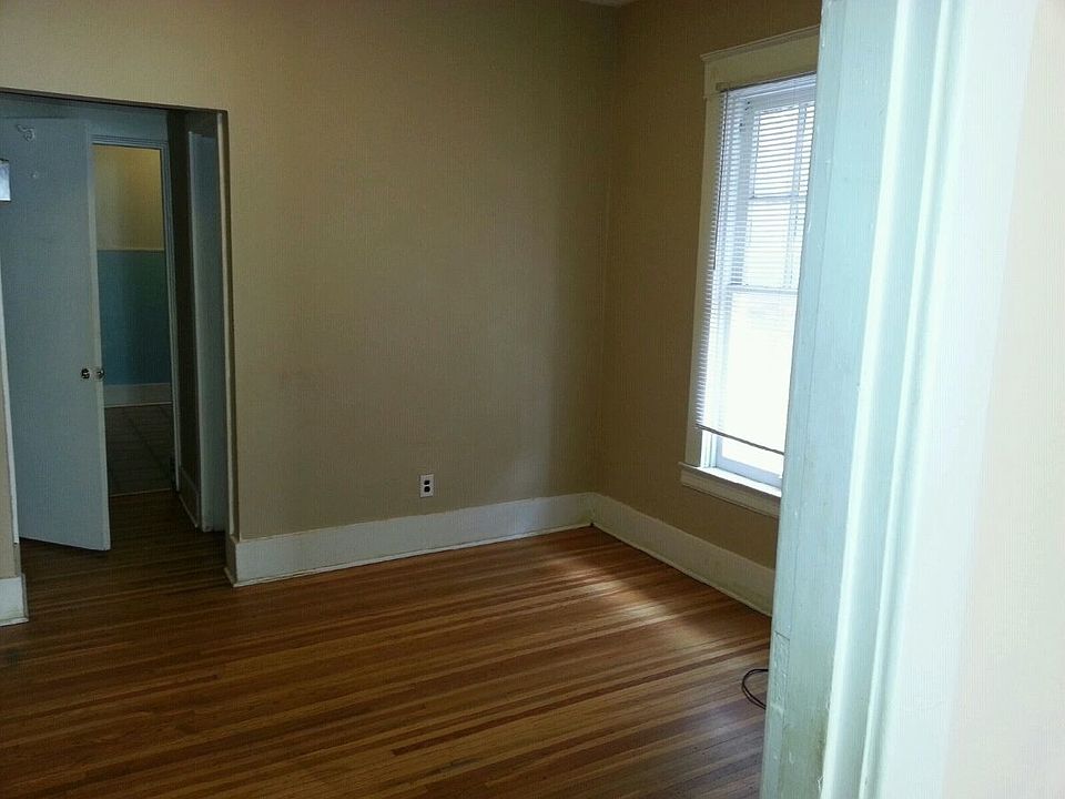 2nd image of 511 W Saint Catherine St