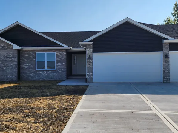 1001 Foxgrove Dr, Coal City, IL 60416