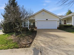 11328 Ashton Wood Ln, Maryland Heights, MO 63043
