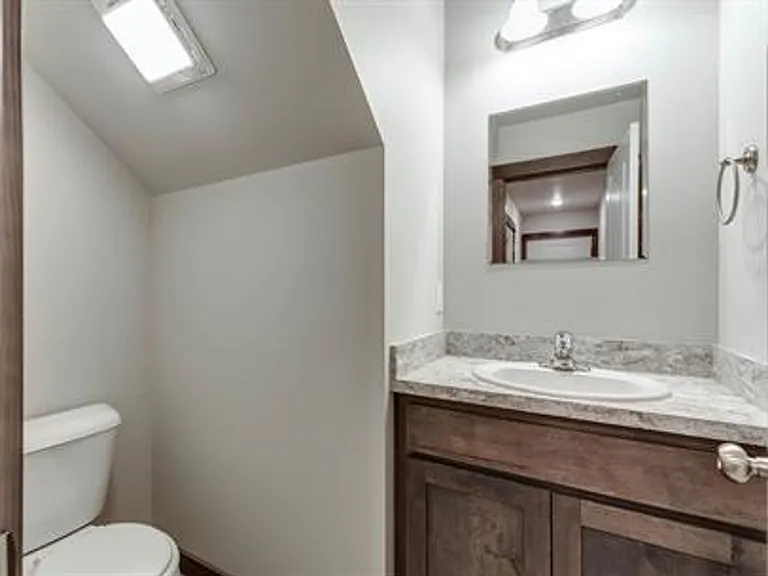 1307 Westwood Cir — Photo 8