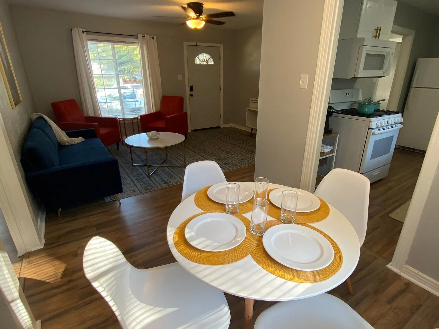 3304 Walnut St — Photo 4
