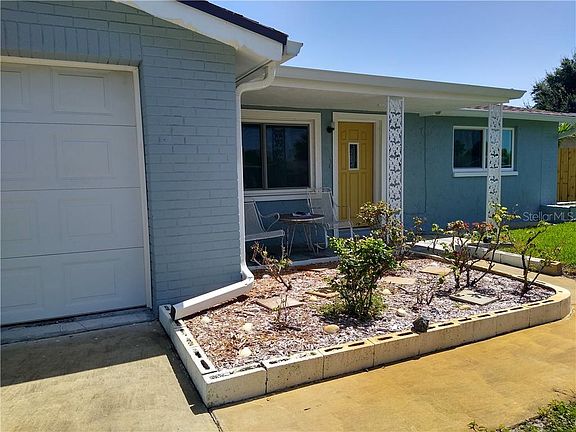 4th image of 3055 Bright Dr