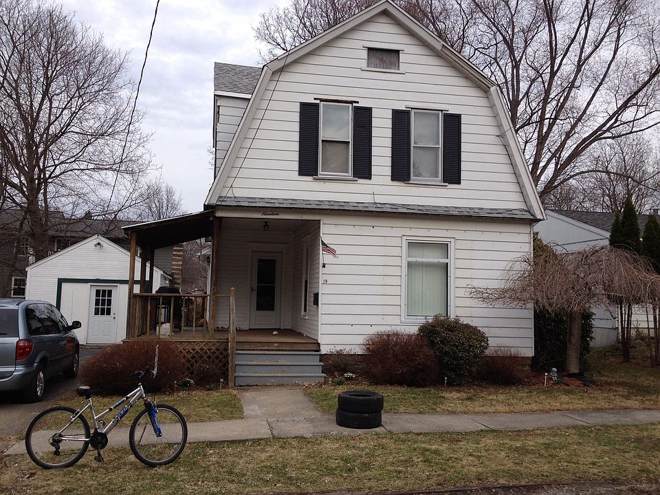 1st image of 19 S Chicago Ave