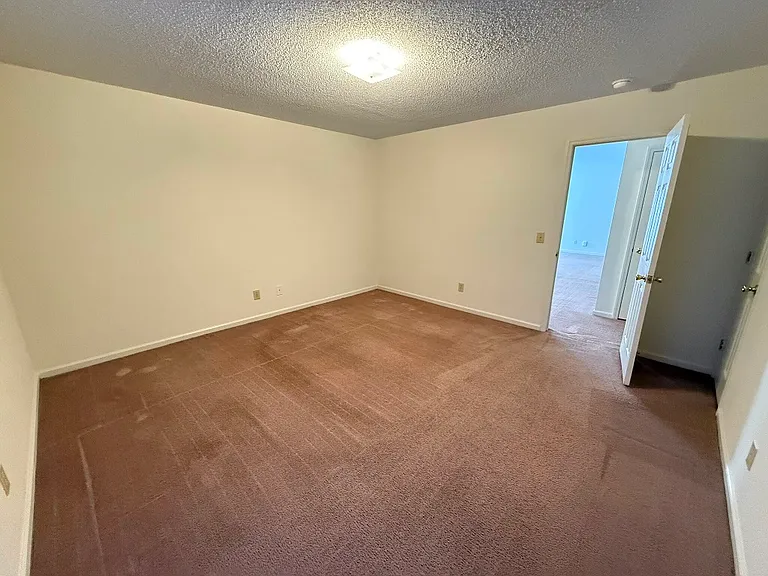 104 W Victoria Ct #F — Photo 25