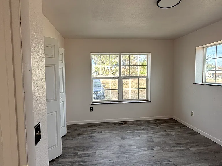 307 E Truman Dr #B — Photo 7