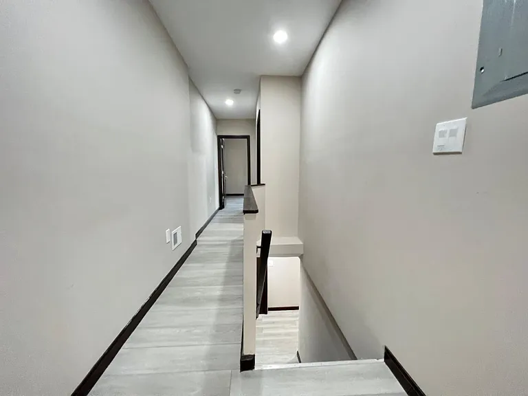 163 Elwood Ave #1R — Photo 9