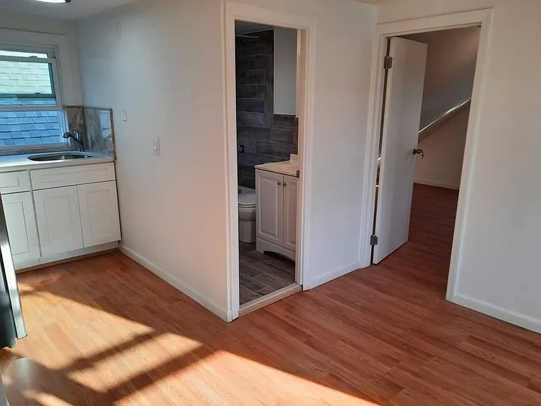 92 Lester St #3 — Photo 5