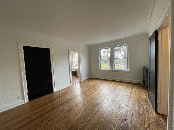 2nd image of 1415 Glynn Ct