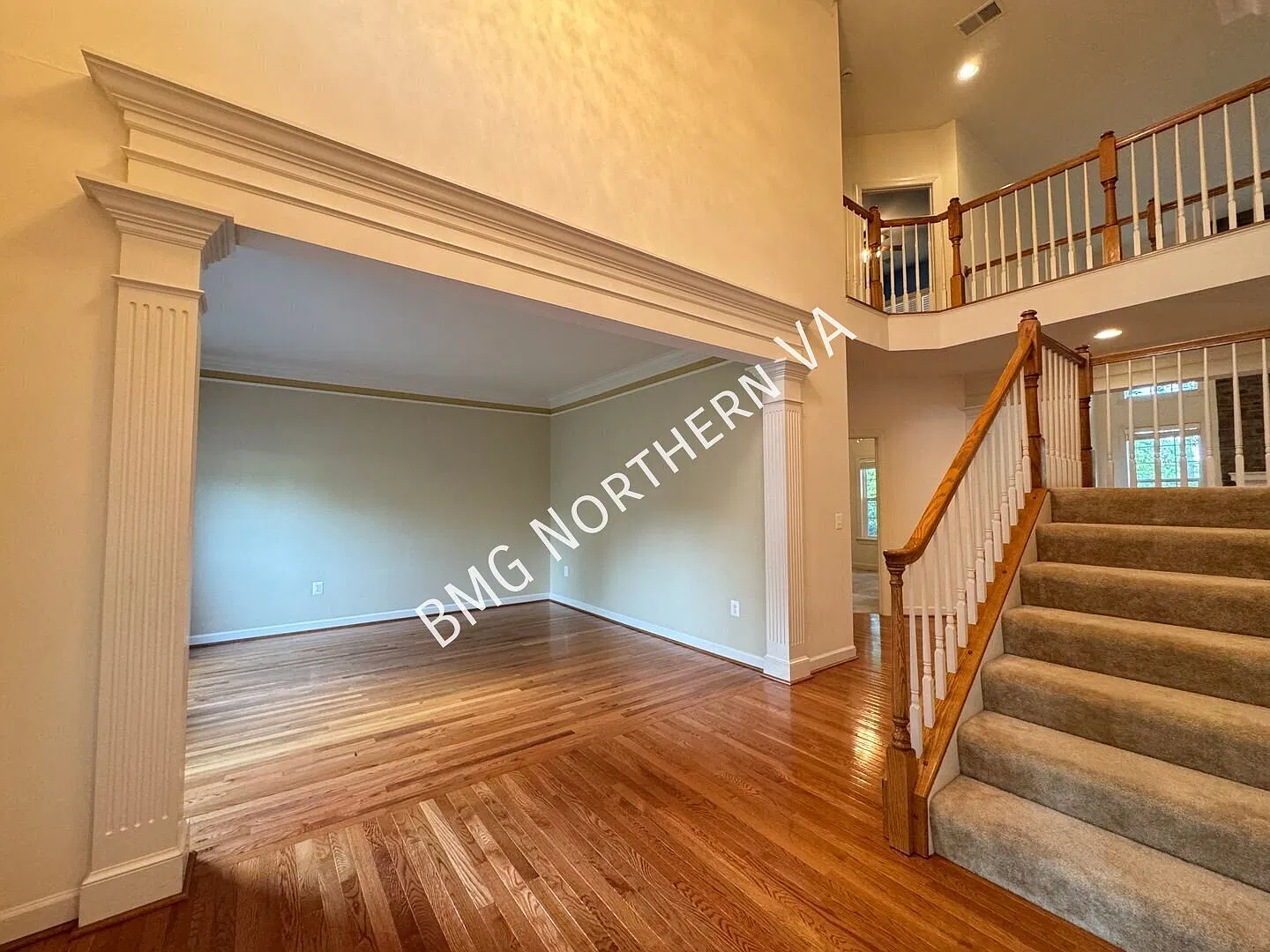 Stunning Spacious 5BR/4BA Home With Finished Basement In Bel Aire Estates — Photo 3