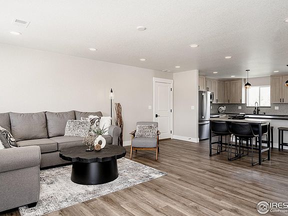 5th image of 476 Primrose Ct