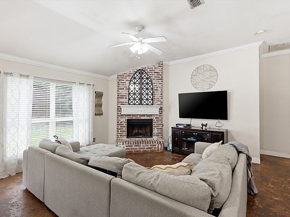3rd image of 5002 Bayberry Dr