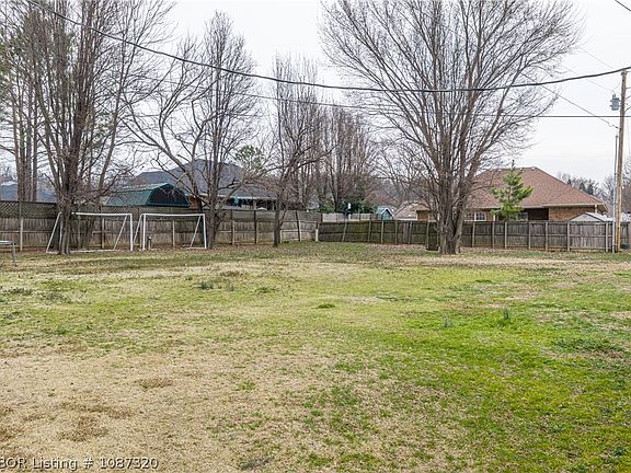 4th image of 2438 Dora Rd