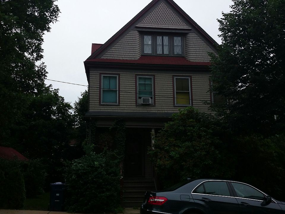2nd image of 30 Mellen St