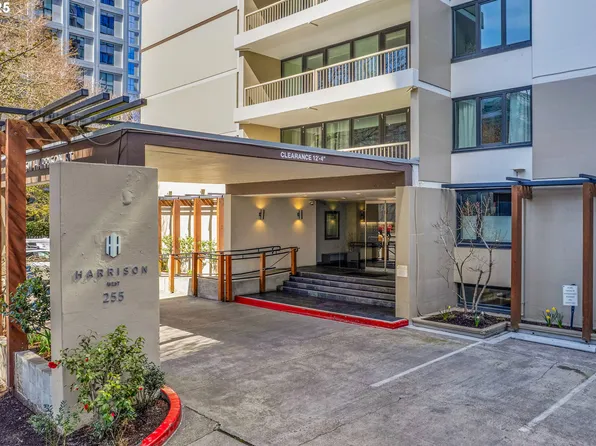 255 SW Harrison St APT 17F, Portland, OR 97201