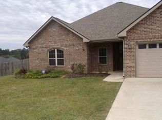 137 Douglas Memorial Rd, Leesville, LA 71446