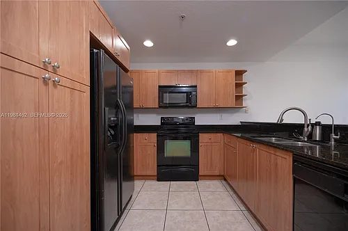 10885 NW 89th Ter Photo 1