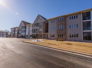 203 Oconomowoc Pkwy, Oconomowoc, WI 53066