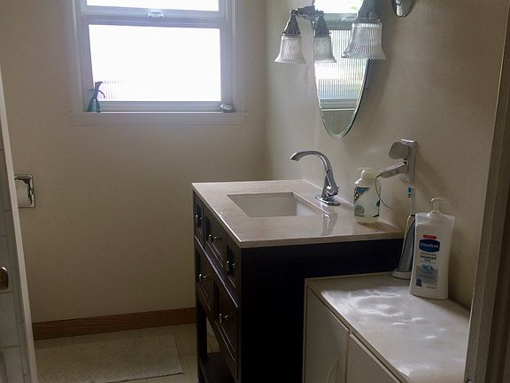 3rd image of 528 Arleta Ave