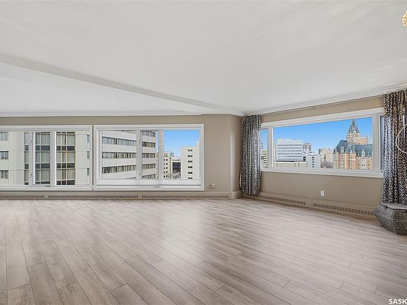 2nd image of UNIT 1080-424 Spadina CRESCENT E