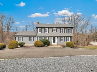 350 Stonehouse Rd, Trumbull, CT 06611